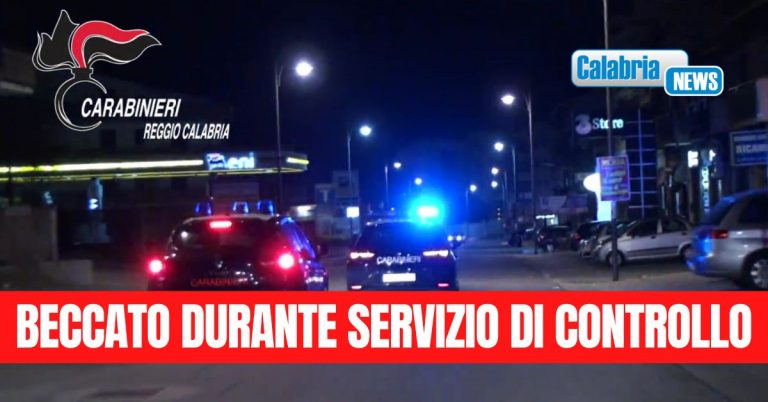 Colto in flagranza mentre rubava finestre: arrestato un uomo a Rosarno