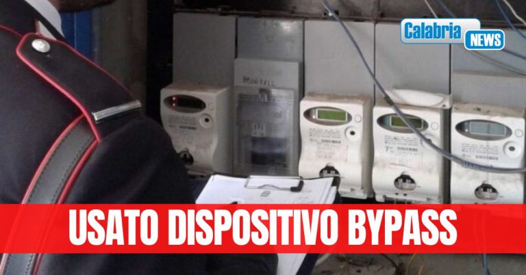 Isola Capo Rizzuto, furto di energia elettrica: due denunce e un arresto