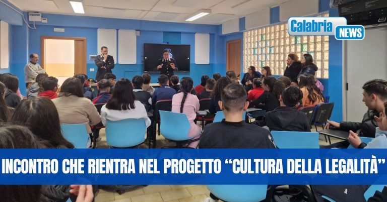 I Carabinieri incontrano gli studenti dell’Istituto Comprensivo di Scandale