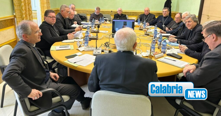 I vescovi calabresi accanto a Mons. Nostro: “Questo episodio non fermerà l’impegno della Chiesa”