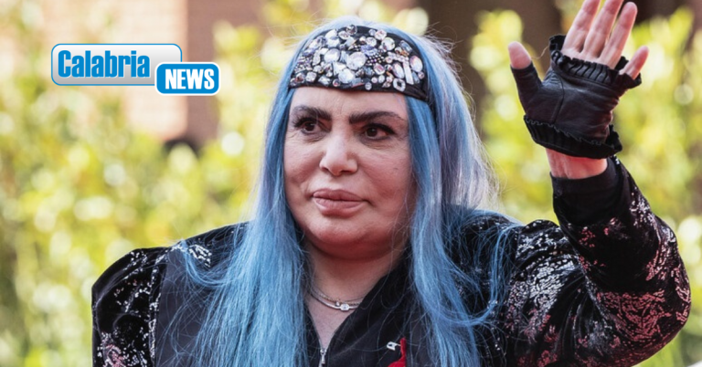 Loredana Bertè lascia l’ospedale: “Rientro a Milano, dove continuerò gli esami”