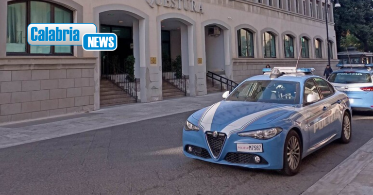 Reggio Calabria, rapina tabaccheria e tenta di fuggire in autobus: arrestato 42enne