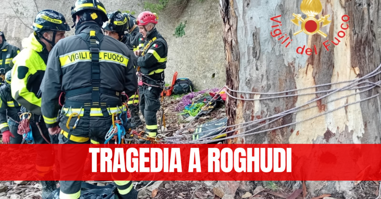 VIDEO-Si sporge troppo e precipita: 23enne muore dopo una rovinosa caduta in una scarpata