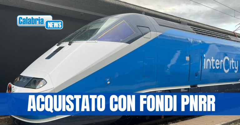 FOTO-Reggio Calabria, presentato il primo treno ibrido intercity che collegherà Calabria, Basilicata e Puglia