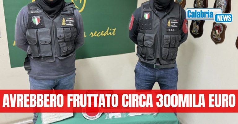 VIDEO-Arrestata coppia per spaccio di droga: dalla Calabria a Catania con 4 kg di cocaina