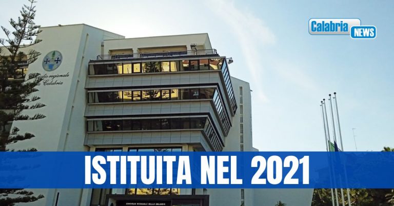 Giornata nazionale in memoria vittime Coronavirus: bandiere a mezz’asta a palazzo Campanella