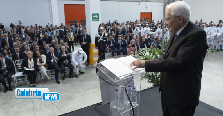 FOTO-VIDEO-Mattarella in Calabria: lavoro è libertà, no a separazione strade tra territori Nord e Sud