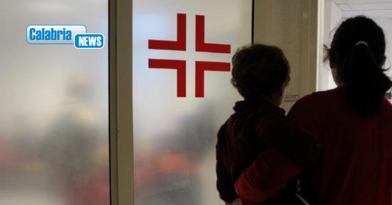 Indagine Altroconsumo, ‘liste d’attesa Ssn incubo per 9 italiani su 10’