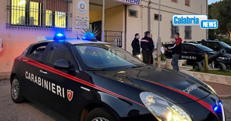 Isola Capo Rizzuto: arrestati i responsabili di vari furti e di una rapina a mano armata