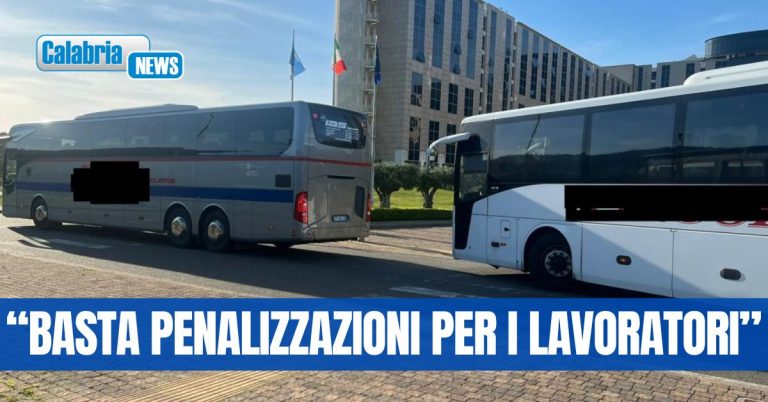 FOTO E VIDEO-Fermata autobus Cittadella, Gianluca Tedesco (CSA-Cisal): “Dopo il ripristino dei pozzetti si autorizzi il transito all’interno della Cittadella”