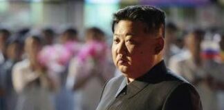 Corea del Nord, Kim Jong Un presenta nuovo lanciarazzi nucleare: “Arma unica al mondo”
