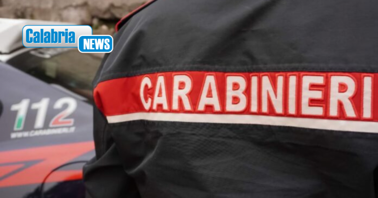 Si invaghisce di un’amica e la perseguita: divieto e braccialetto elettronico per giovane reggino