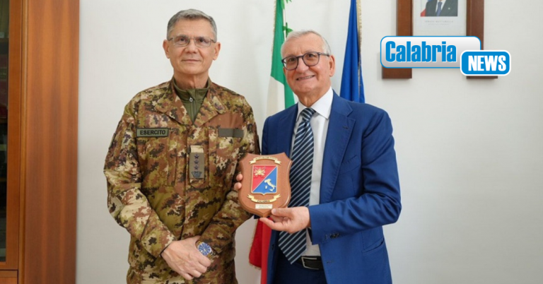 Catanzaro, il Prefetto Castrese De Rosa in visita ufficiale al Comando Militare Esercito “Calabria”