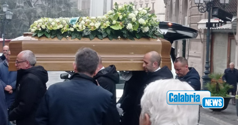 Basilica dell’Immacolata a Catanzaro gremita per l’ultimo saluto a Giuseppe Chiaravalloti