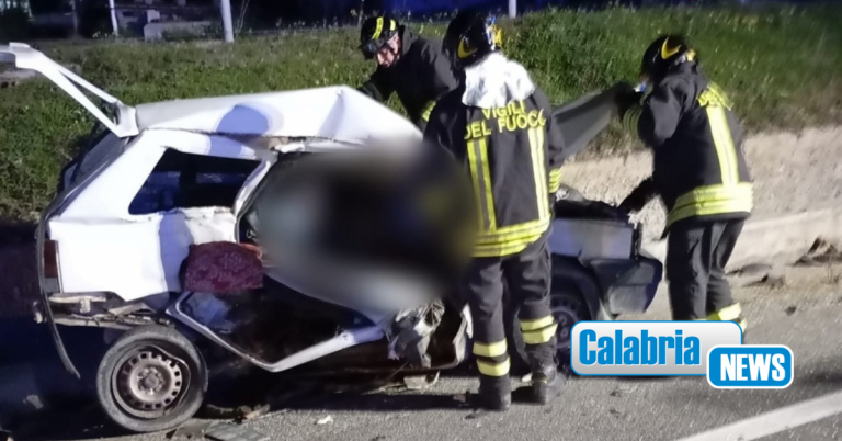 Grave incidente stradale sulla SS106 a Steccato di Cutro: un morto ed un ferito grave