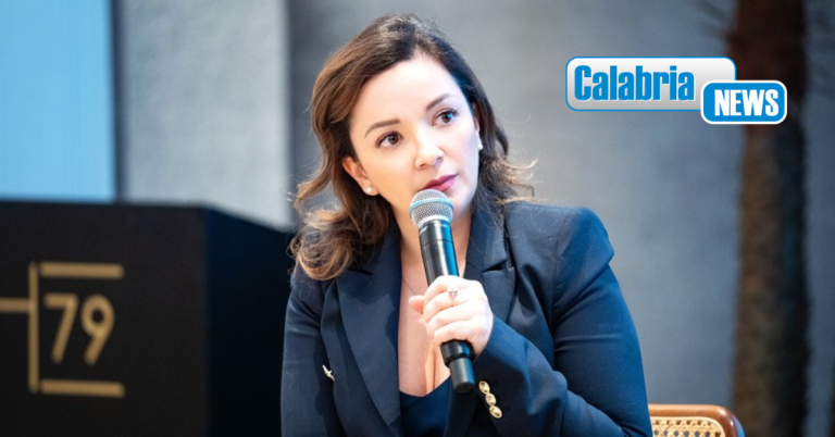 Perché l’amore finisce? L’esperta Alonzi: “Perché comincia con una maschera”