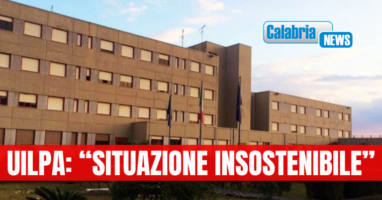 A distanza di poche ore si suicidano un detenuto e un impiegato nel carcere di Paola