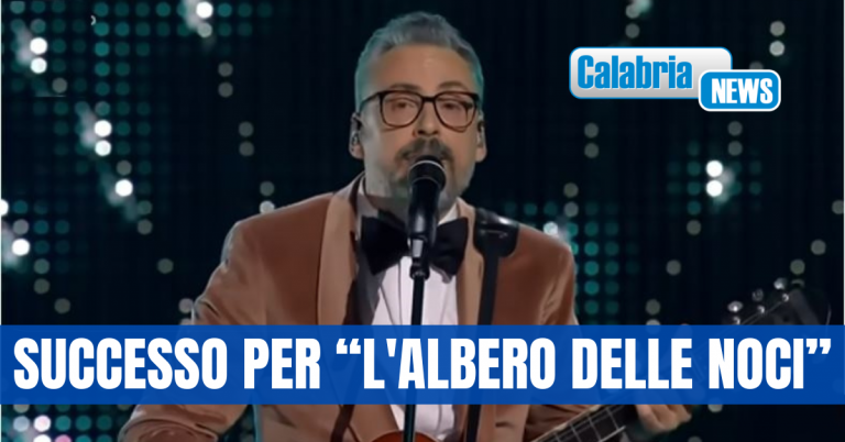 Brunori Sas incanta Sanremo: la chitarra e il brano autobiografico nella Top 5 della sala stampa