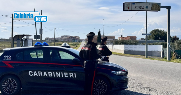 Cutro, si introduce di notte in un  bar e ruba 8mila euro: identificato e denunciato dai Carabinieri