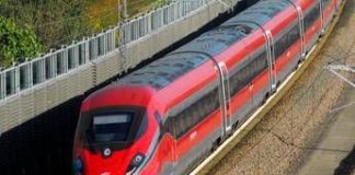 Ferrovie, ritardi di oltre 2 ore sull’Alta Velocità per inconveniente tecnico: circolazione in graduale ripresa