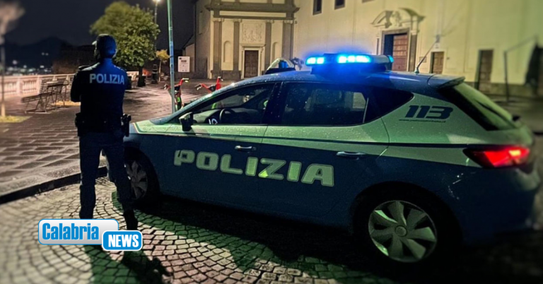 Crotone, accende nella pubblica via fuochi di artificio in stile “Gomorra”: 29enne denunciata