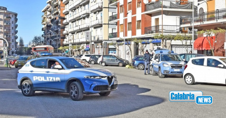 Cosenza, Agenti della Mobile arrestato rapinatore seriale ai danni di donne anziane