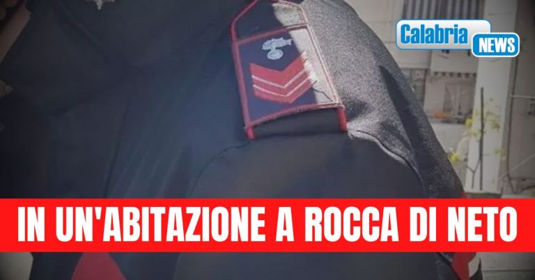 Litiga con la moglie e la ferisce con una bottiglia: Arrestato