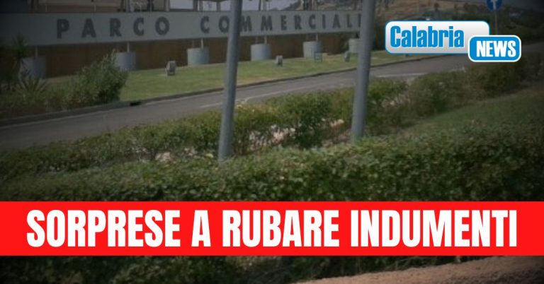 Furti al centro commerciale: il Questore emette DACUR a carico di 2 donne