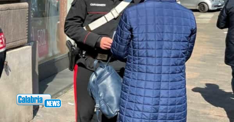 Rende, voleva truffare anziana che invece la fa arrestare: Carabinieri bloccano 32enne campana