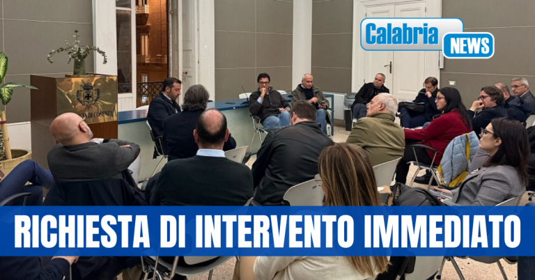 Cosenza, aumento tariffe su rifiuti e idrico: mobilitazione dei Sindaci della Provincia di Cosenza
