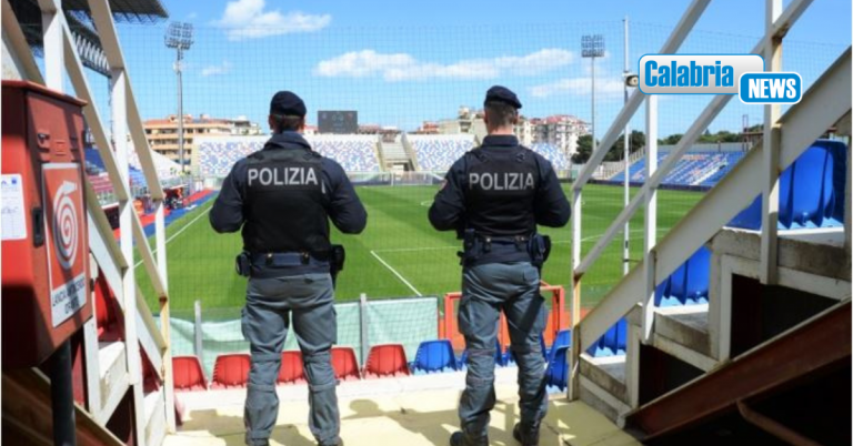 Crotone, Polizia sottopone due tifosi a Daspo “fuori contesto” per la durata di un anno