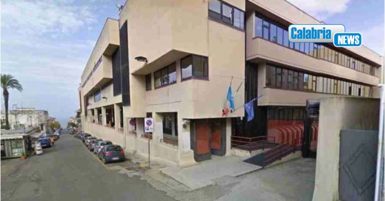 Violenza di gruppo su due minorenni a Seminara: sei condanne