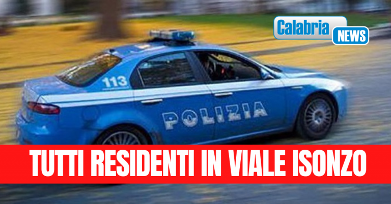 Catanzaro, furti seriali in negozio centro commerciale: arrestati 3 uomini e una donna