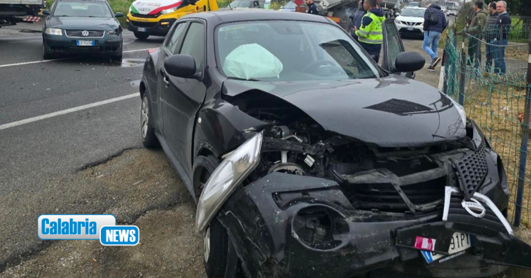 Corigliano Rossano, ancora un grave incidente sulla SS 106: due persone ferite, una è grave