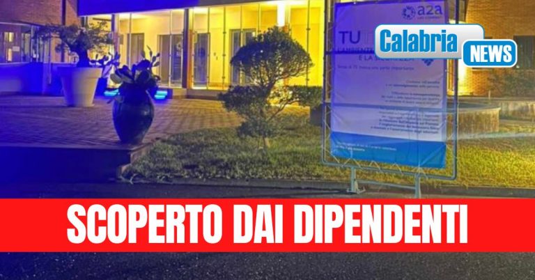 Furto e danneggiamenti in uffici A2A di Catanzaro