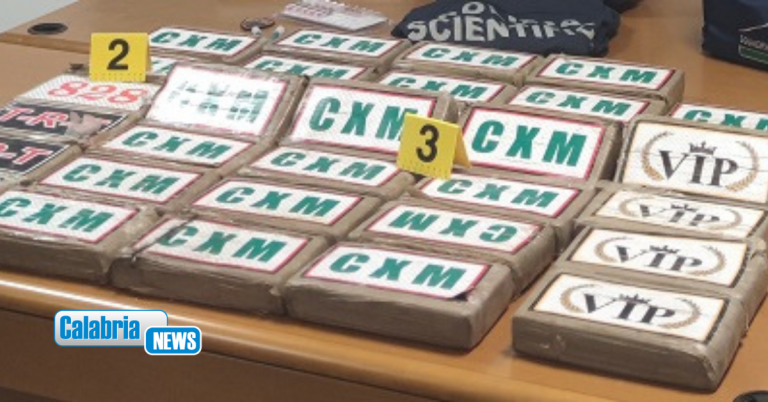 40 chili di cocaina nel pianale di un furgone, 32enne arresto nella Locride