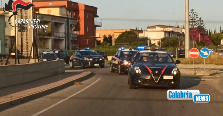 Violenza sessuale e diffusione immagini sessualmente esplicite: due arresti dei Carabinieri di Crotone