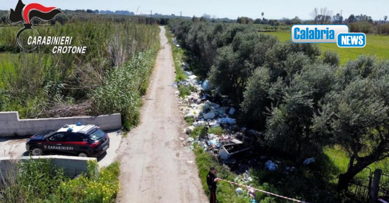 VIDEO-Maxi operazione dei Carabinieri nel Crotonese: sequestrate sei discariche abusive
