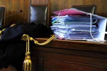 Milano, abusi su alunne: pm chiede condanna a 10 anni e 4 mesi per un maestro