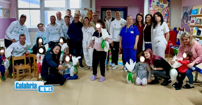 La Vigor Lamezia porta l’uovo nei reparti di oncologia e pediatria: un gesto per chi combatte davvero