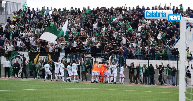 Lamezia, rissa a festa promozione squadra in serie D tra tifosi Sambiase e neo promossa Vigor