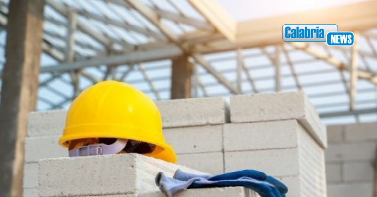 IAM Reggio Calabria: sospese attività in tre aziende edili: lavoro nero e gravi violazioni per sicurezza