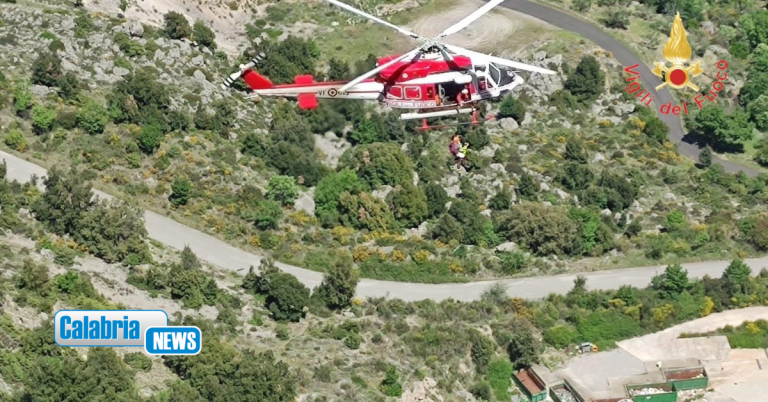 VIDEO-Escursionista si infortuna durante scalata a Civita: soccorso con elicottero dai Vigili del fuoco