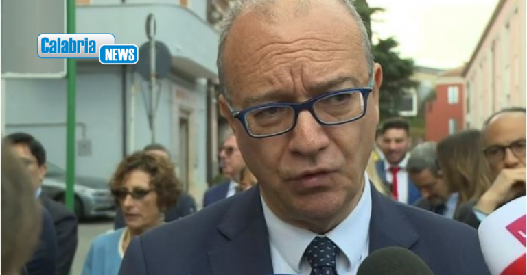 Il ministro Valditara con ‘Agenda Sud’ annuncia nuovi investimenti per le scuole calabresi