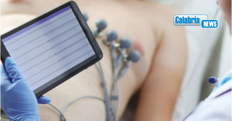 Lamezia, avverte malessere e si reca in farmacia: colpito da infarto, salvato da telemedicina