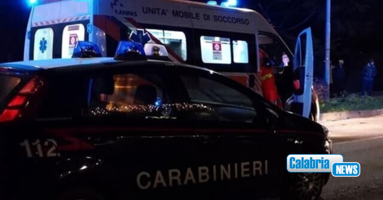 Corigliano Rossano, perde controllo auto e finisce fuori strada: morto un 61enne