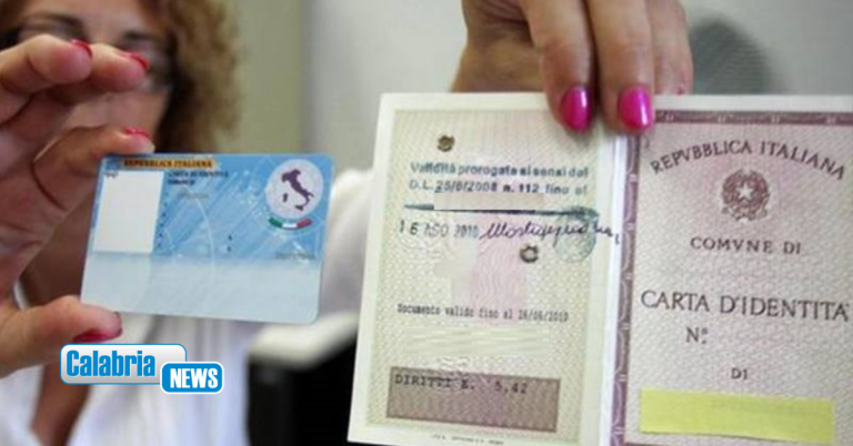 Tra un anno la carta di identità cartacea non sarà più valida: è corsa per sostituirla con la CIE