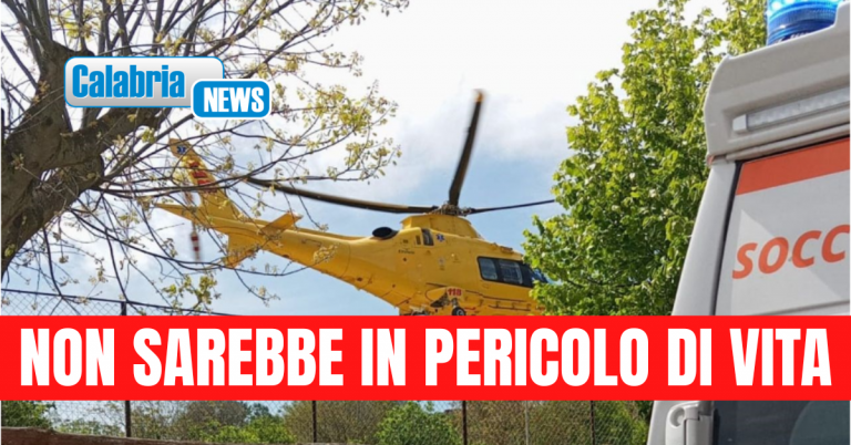 Paura a Scalea: bimbo di 2 anni cade dalla scale di casa, in codice rosso all’Annunziata di Cosenza
