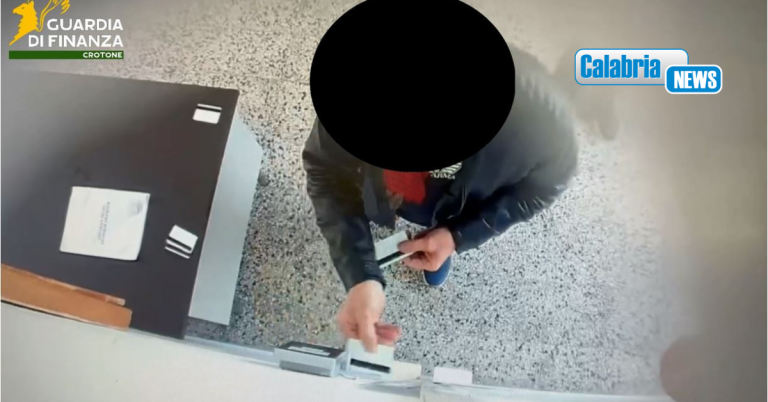 VIDEO-Crotone, denunciati per assenteismo 20 dipendenti pubblici su 23 all’ARSAC Calabria