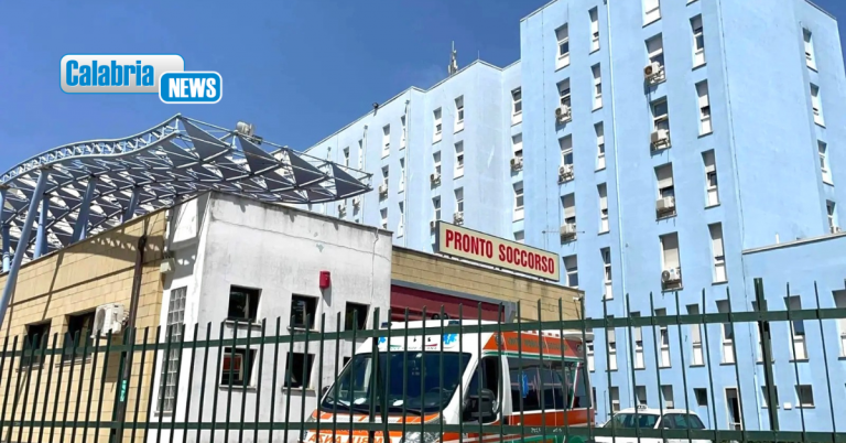 Crotone, principio di incendio sul tetto dell’ospedale: L’Asp rassicura, nessuna conseguenza
